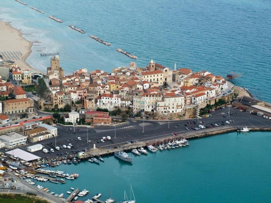 Torre Del Meridiano Casa Vacanze Centrale 테르몰리 외부 사진