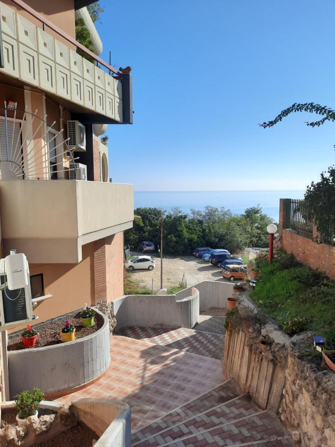 Torre Del Meridiano Casa Vacanze Centrale 테르몰리 외부 사진