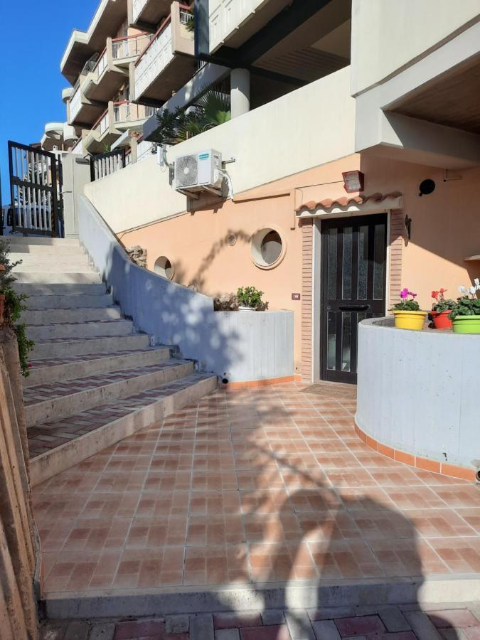 Torre Del Meridiano Casa Vacanze Centrale 테르몰리 외부 사진