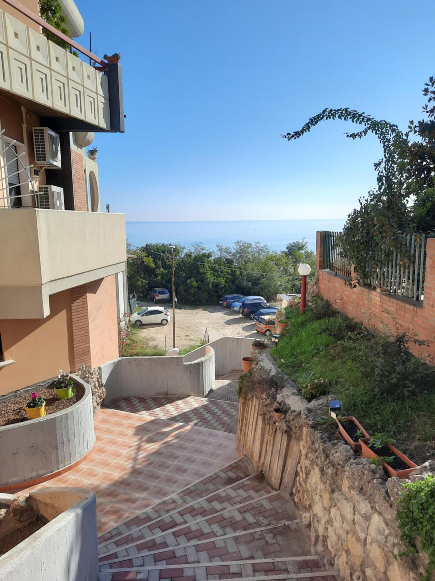 Torre Del Meridiano Casa Vacanze Centrale 테르몰리 외부 사진